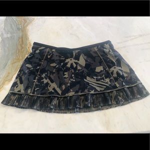 🖤💚 Rare Camo style Lululemon Skirt